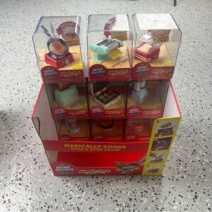 Mini Brands Really Works Magic Cook FULL Set of 9 with Display Box